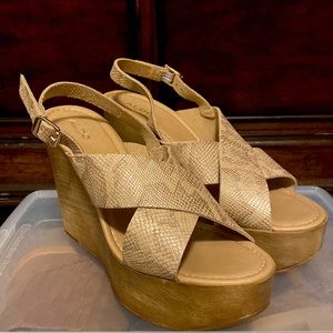 Aldo Snakeskin Wedges Brand New Size 9